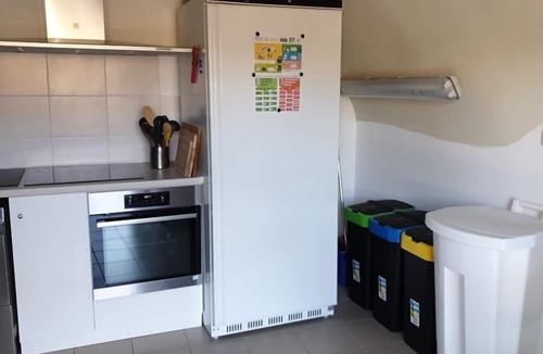 Saint-Andre-de-Roquepertuis Hostel | Hostel Les Terrasses du Roc