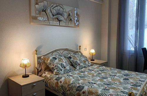 Les Remparts Hostel | Hostel Élisée Perpignan