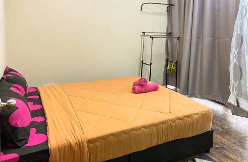 Kota Warisan Hostel | HOSTEL BLACK88 Airport Transit - Self check in