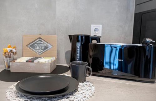 Ensanche Diputacion Hostel | Hostel Dos Estaciones - Albergue Juvenil - FREE towels, coffee & tea, remote check-in