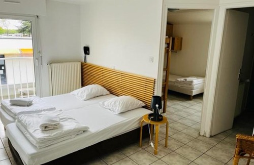 Les Herbiers Hotel | HOSTEL Les Bois Verts - Les Herbiers