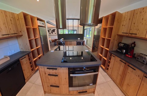 Faverges-Seythenex Ski Chalet | Hostel - Privatization