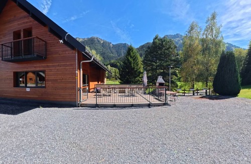 Faverges-Seythenex Ski Chalet | Hostel - Privatization