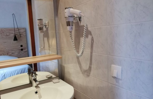 Saint-Jean-en-Royans Hotel | Hostel Quartier Libre