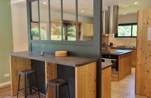 Faverges-Seythenex Ski Chalet | Hostel - Room B Single bunk beds.