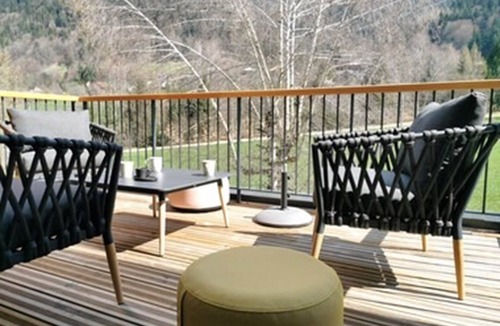 Faverges-Seythenex Ski Chalet | Hostel - Room D. Single bunk beds.