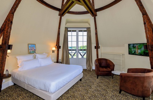 Saint-Pierre-du-Vauvray Hotel | Hostellerie Saint Pierre