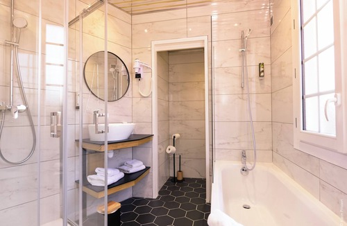 Saint-Pierre-du-Vauvray Hotel | Hostellerie Saint Pierre
