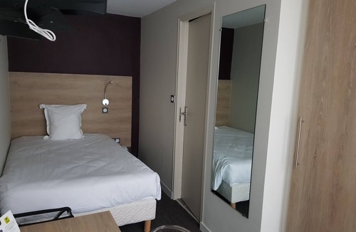 Laval Hotel | Hostellerie a la Bonne Auberge