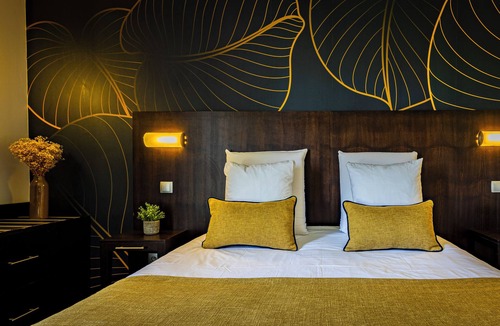 Semur-en-Auxois Hotel | Hostellerie d'Aussois