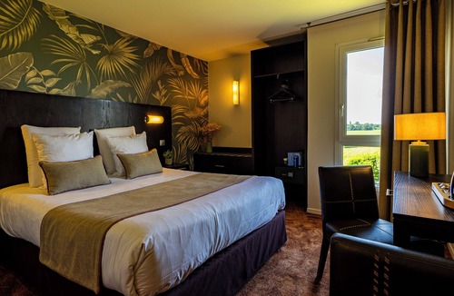 Semur-en-Auxois Hotel | Hostellerie d'Aussois