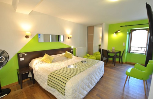 Brantome-en-Perigord Hotel | Hostellerie du Perigord Vert