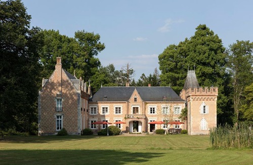 La Ferte-Saint-Aubin Hotel | Hostellerie du Château les Muids