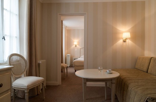 Paray-le-Monial Hotel | Hostellerie des Trois Pigeons