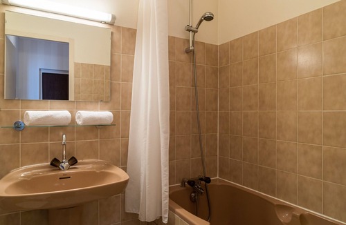 Paray-le-Monial Hotel | Hostellerie des Trois Pigeons