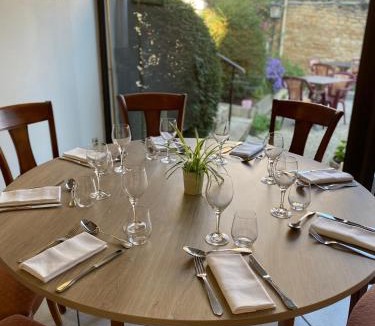 Chateauneuf Hotel | Hostellerie Du Chateau