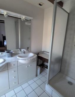 Gelles Apartment | Hostellerie du commerce et restaurant