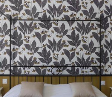 Chateauneuf-du-Pape Hotel | Hostellerie du Château des Fines Roches