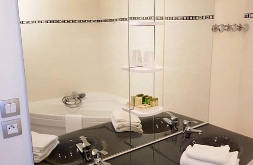 Sully-sur-Loire Hotel | Hostellerie du Grand Sully