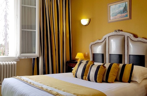 Sully-sur-Loire Hotel | Hostellerie du Grand Sully