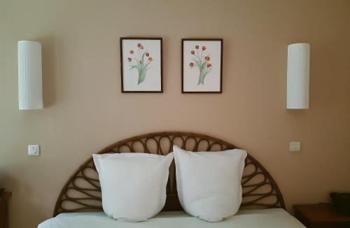 Lamorlaye Hotel | Hostellerie Du Lys