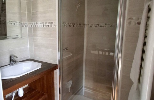 Lamorlaye Hotel | Hostellerie Du Lys - Hôtel & Restaurant