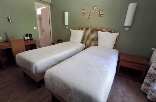 Lamorlaye Hotel | Hostellerie Du Lys - Hôtel & Restaurant