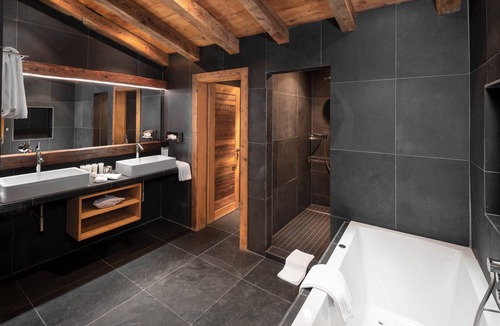 Lens Hotel | Hostellerie du Pas de L'Ours Relais et Chateaux