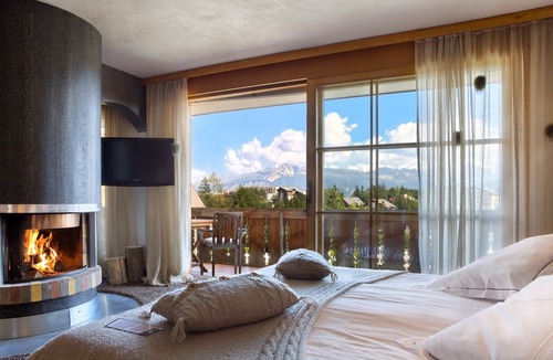Lens Hotel | Hostellerie du Pas de L'Ours Relais et Chateaux