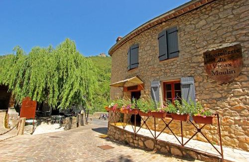 Duilhac-sous-Peyrepertuse Hotel | Hostellerie du Vieux Moulin