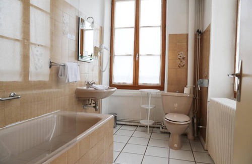 Saint-Germain-du-Bois Hotel | Hostellerie Bressane