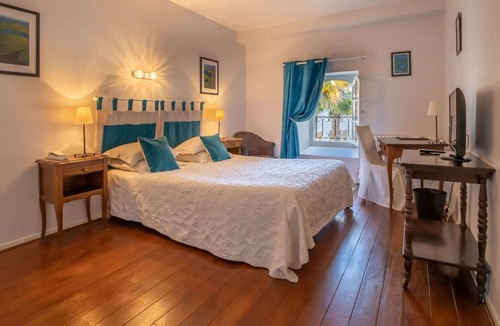 Villeneuve-de-Riviere Hotel | Hostellerie des Cèdres