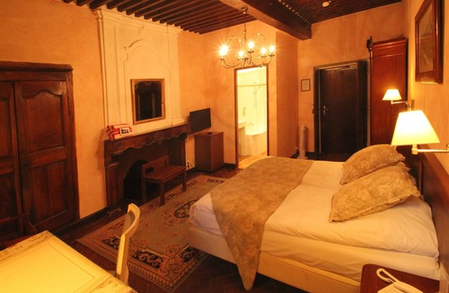 Vaison-la-Romaine Hotel | Hostellerie Le Beffroi