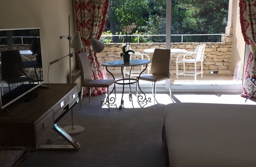 Menerbes Hotel | Hostellerie le Roy Soleil