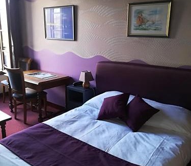 Creully Hotel | Hostellerie Saint Martin- Logis Hôtel et Restaurant