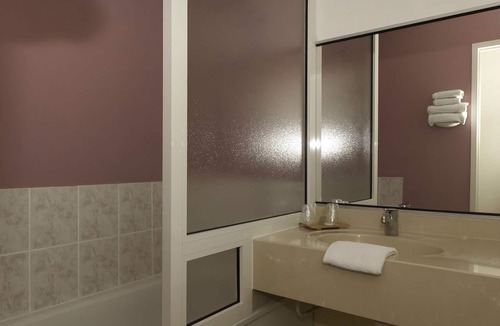 Beauvais Hotel | Hostellerie Saint Vincent Beauvais Aéroport