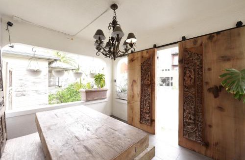 San Rafael House | Hosting Peace home