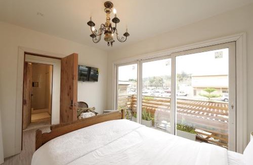 San Rafael House | Hosting Peace home