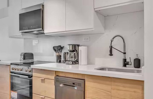 CityPlace Hotel | HostlyStays Luxury Suites