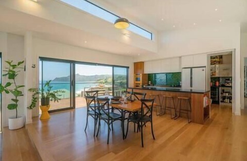 Rings Beach House | Hosts on the Coast Ataahua