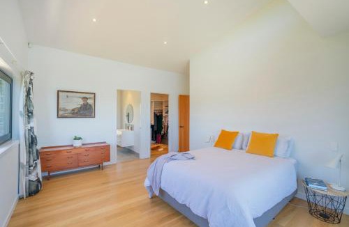 Rings Beach House | Hosts on the Coast Ātaahua.