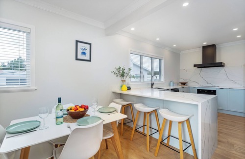 Whitianga House | Hosts on the Coast Blue Water Breeze