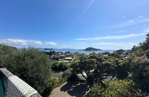 Hahei House | Hosts on the Coast Black Bach