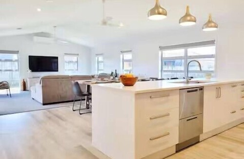 Whitianga House | Hosts on the Coast Jackman Satisfaction