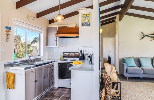 Whitianga House | Hosts on the Coast Marlin Cottage