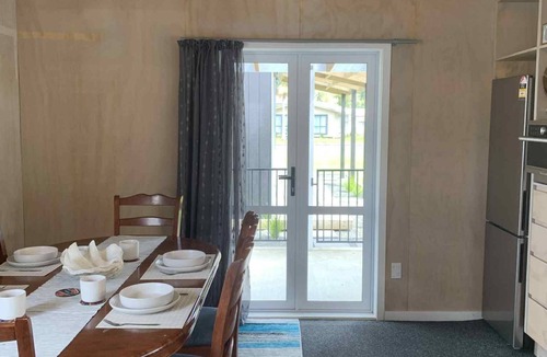 Whitianga House | Hosts on the Coast Pawprints Cabin