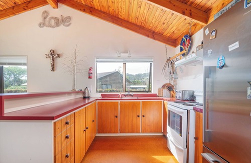 Hahei House | Hosts on the Coast Paws & Relax