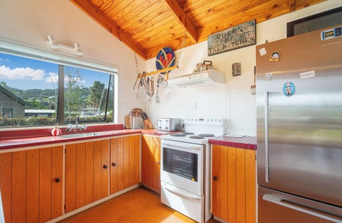 Hahei House | Hosts on the Coast Paws & Relax