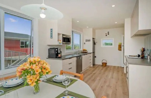 Whitianga House | Hosts on the Coast View to Mercury