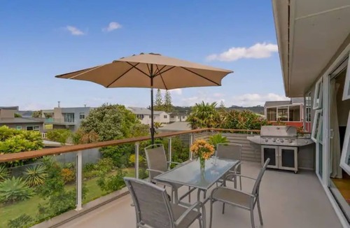 Whitianga House | Hosts on the Coast View to Mercury